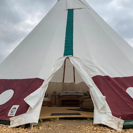 Tipi Wappo Apartment Belau