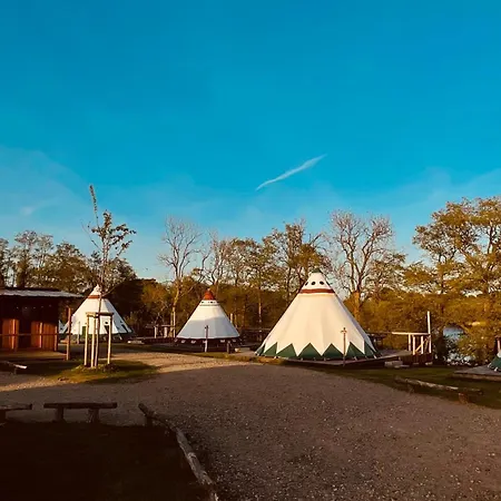 Tipi Wappo Apartment Belau